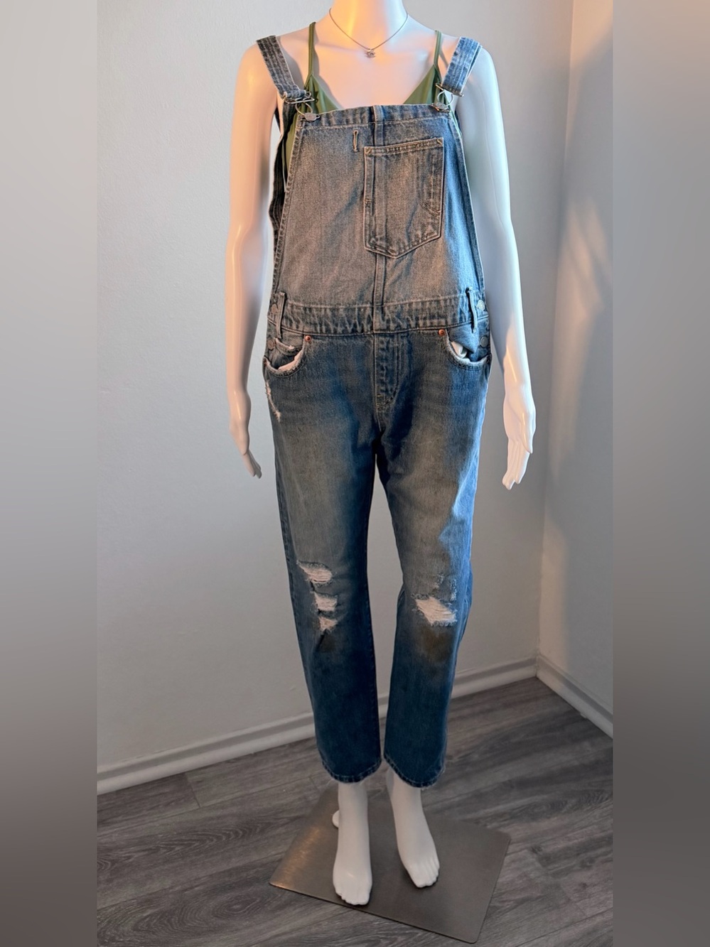 Levi's vintage distressed blue denim overalls Size Small